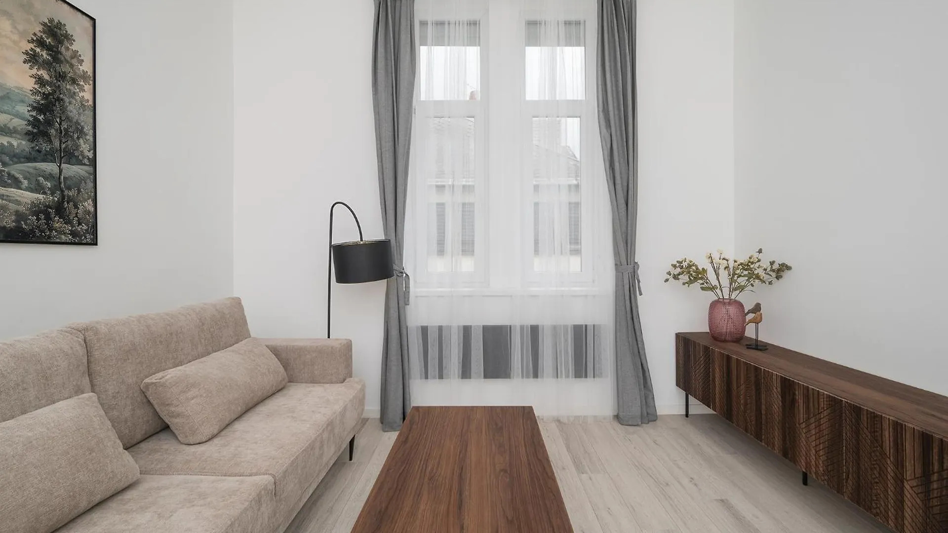 Budapest City Park Apartment المجر